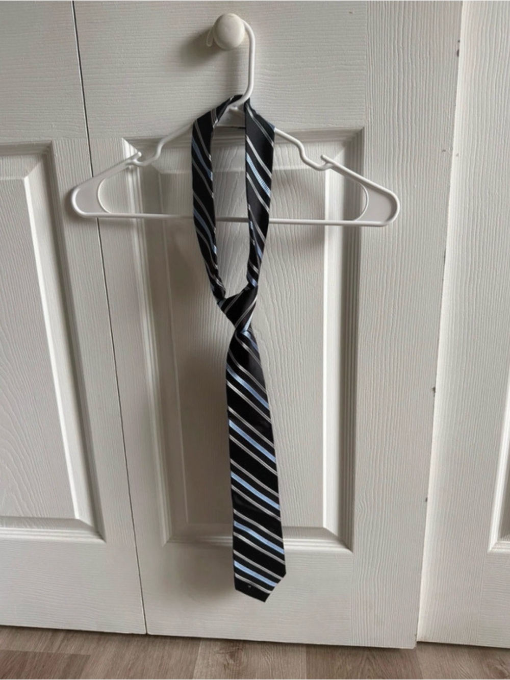 Michael Kors Black/Blue/Silver 100% Silk Tie